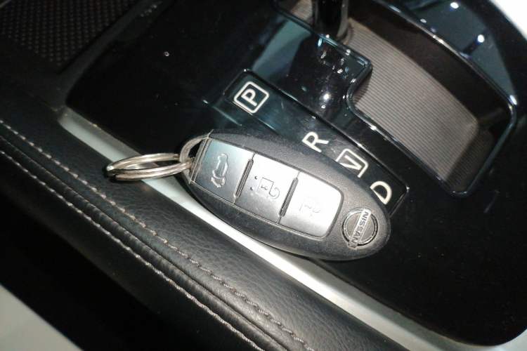 Used Nissan X-Trail 2015 2.5L CVT Leading MAX Edition 4WD Vehicle Key