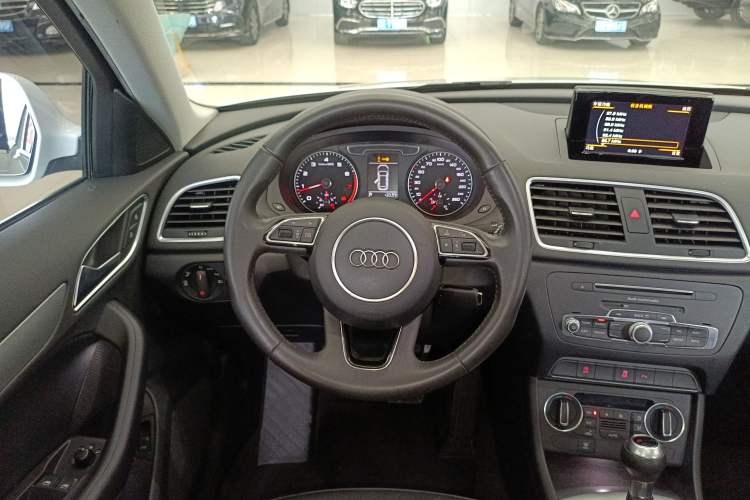 Used Audi Q3 2017 35 TFSI Fashion Model
