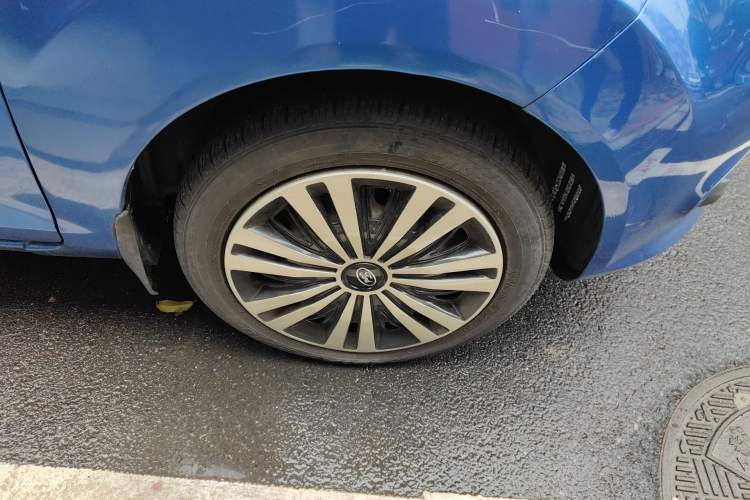 Used Ford Fiesta 2009 Sedan 1.5L Automatic Fashion Edition Right Front Wheel Hub