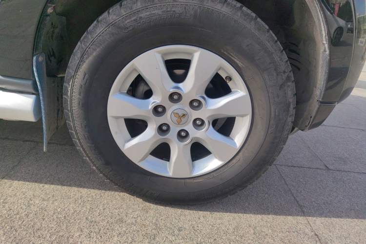 Used Mitsubishi Pajero 2015 3.0L Automatic Elite Overdrive Version China IV Standard
