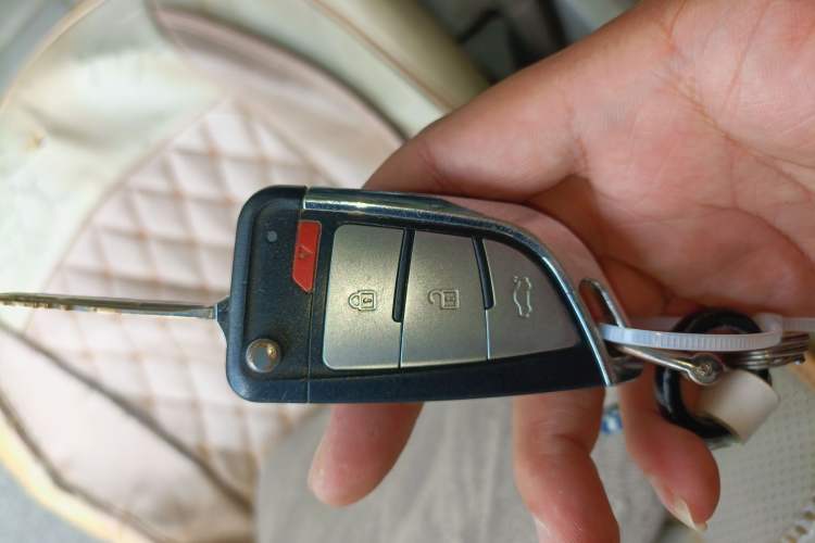 Used FORTHING Lingzhi 2016 M3L 1.6L 7-Seater Standard Model