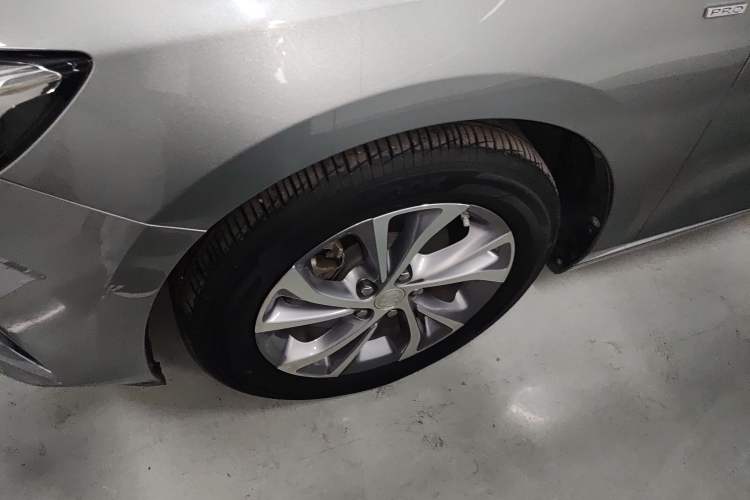 Used Buick Verano 2023 Pro Enjoyment Edition Left Front Wheel Hub