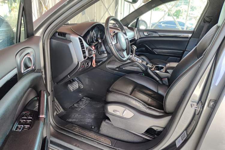 Used Porsche Cayenne  Driver Seat