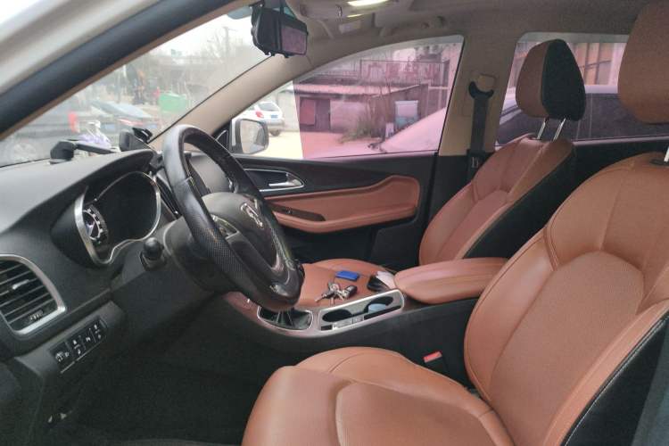 Used Baojun 560 2017 Rhythmic Edition 1.5T Manual Premium Model
