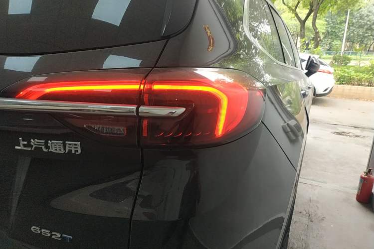 Used Buick Envision 2022 Encore Plus 652T Five-Seat Luxury Model