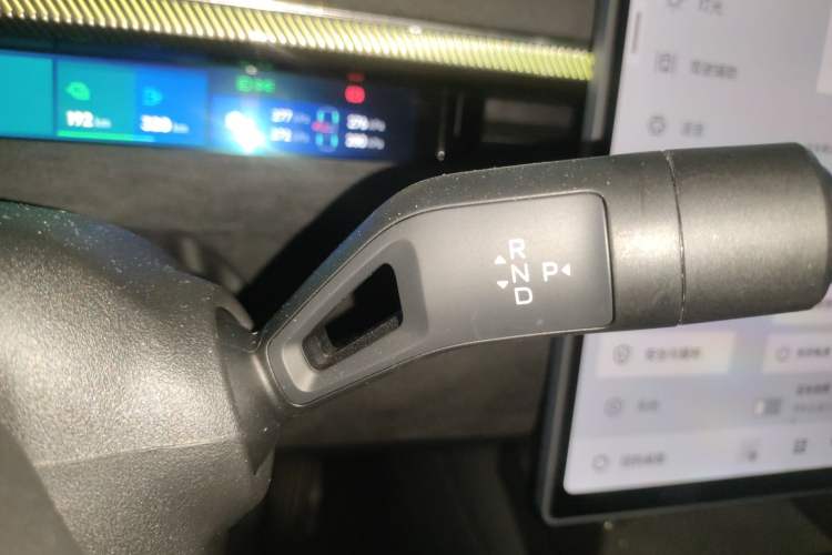 Used Lynk & Co Lynk & Co 10 EM-P 2025 Model 240 All-Wheel Drive Ultra—Sport Edition