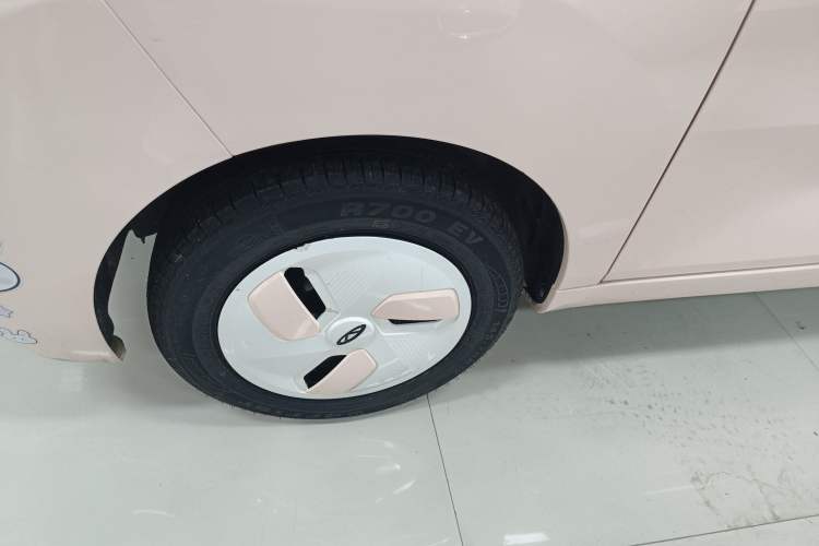 Used Chery New Energy QQ Ice Cream 2022 170km Sundae Phosphate Lithium-Ion