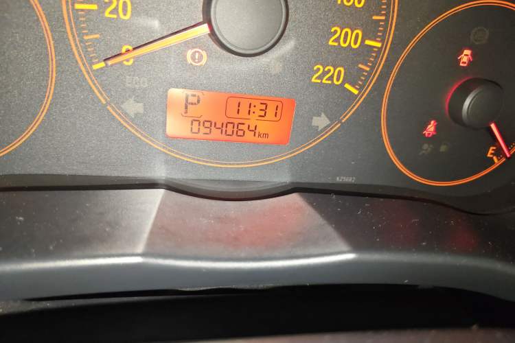 Used Honda Greiz 2016 1.5L CVT Classic Edition Odometer Close Up