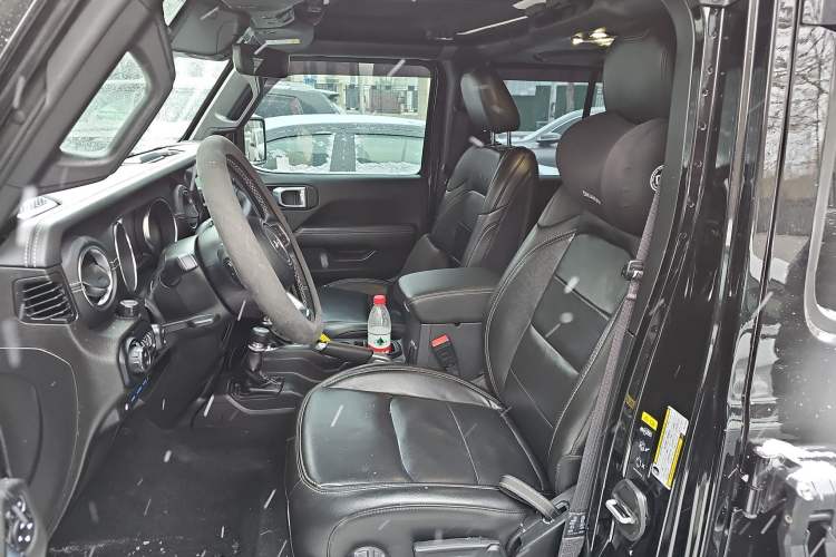 Used Jeep Wrangler New Energy 2021 Four-Door 2.0T 4xe Sahara Left Front Seat