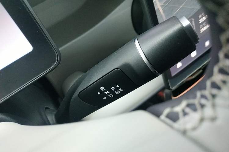 Used Leapmotor B10 2025 600 LiDAR Version Gear Lever