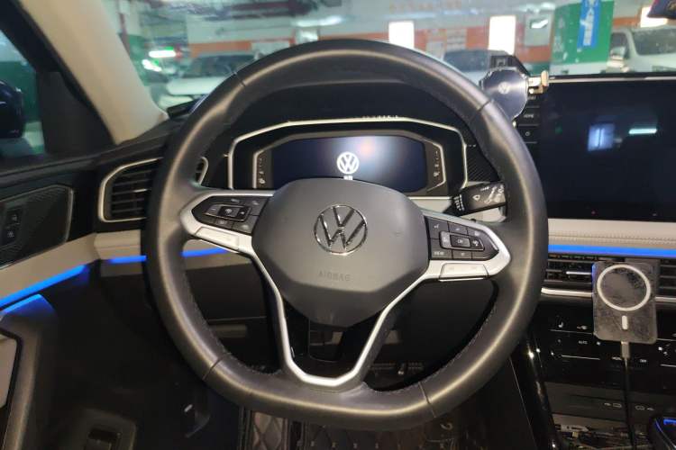 Used Volkswagen Tayron GTE Plug-in Hybrid 2023 280TSI Luxury Plus Advanced Edition Steering Wheel