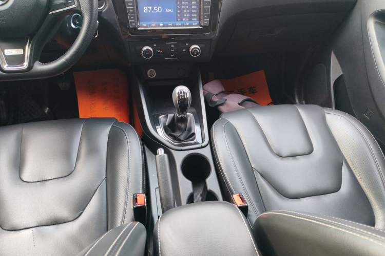 Used Dongfeng Fengon 580 2016 1.8L Manual Comfort Model