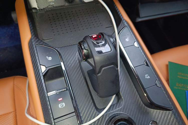 Used Haval Raptor New Energy 2024 Hi4 102 Pro Gear Lever