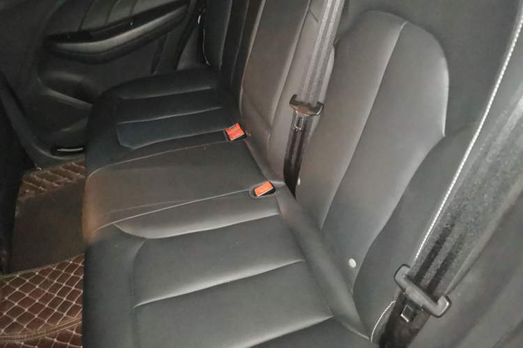 Used Roewe RX3 2018 1.6L CVT Flagship Edition Left Rear Seat