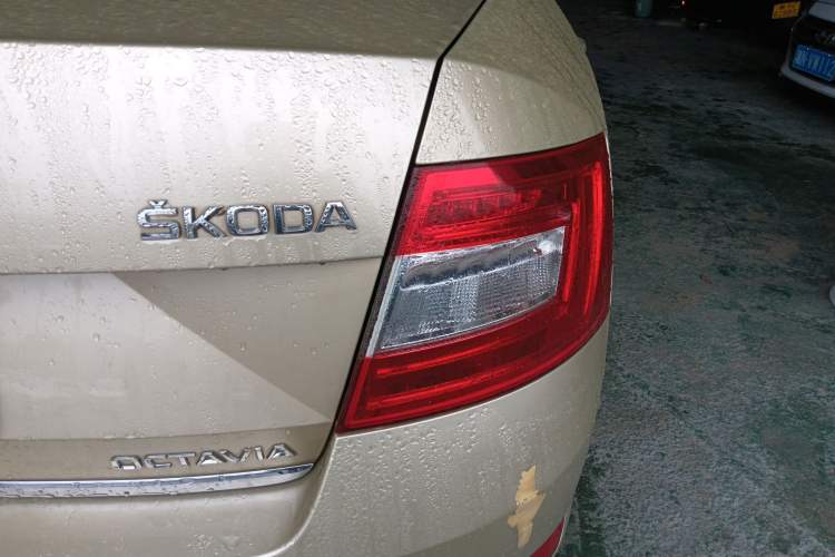 Used Skoda Octavia 2015 1.4TSI DSG Yijun Edition Exterior 3