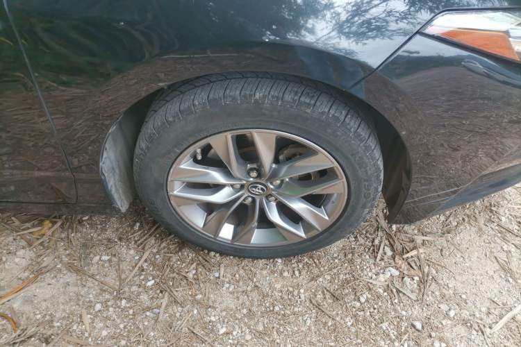 Used Toyota Avalon 2019 Dual-Engine 2.5L Luxury Edition China V Standard Right Front Wheel Hub