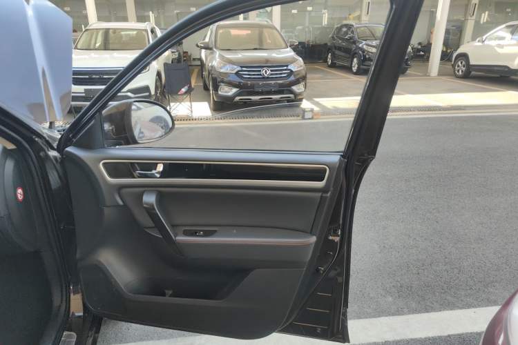 Used Yema T70 2016 1.8T CVT Elegant Model
