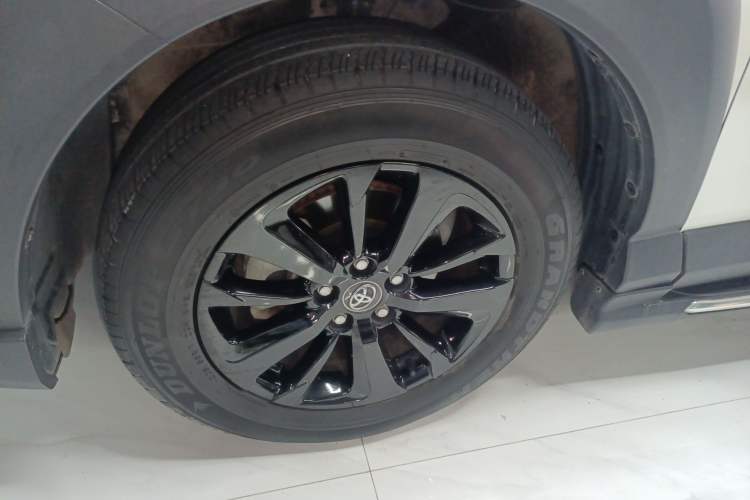 Used Toyota RAV4 2019 2.0L CVT Two-Wheel Drive Fashion X Limited Edition China V Standard
