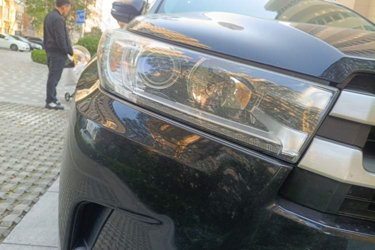 Used Toyota Highlander 2018 2.0T Four-Wheel Drive Luxury Version 7 Seats China VI Standard