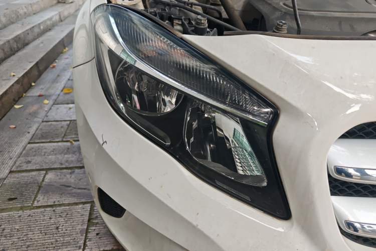 Used Mercedes-Benz GLA 2016 GLA 200 Sport Edition Right Front Headlight