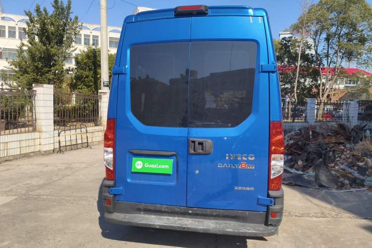 Used Iveco Eurocargo 2020 3.0T Automatic Chao Rui Short Wheelbase High-Roof F1C