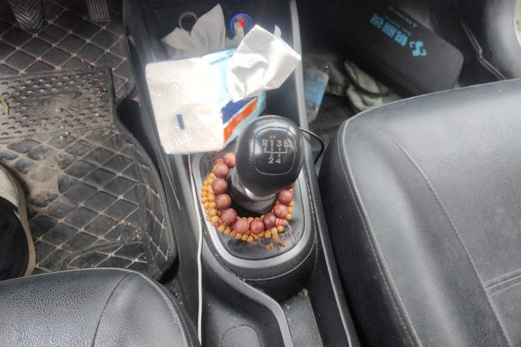 Used Kia K2 2015 Sedan 1.4L MT GLS Gear Lever