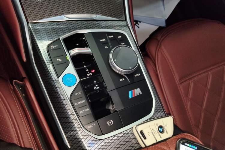 Used BMW i3 2023 eDrive 40 L Midnight Edition
