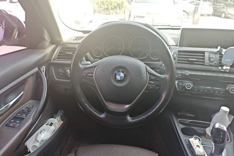 Used BMW 3 Series 2018 320Li Fashion Model Steering Wheel