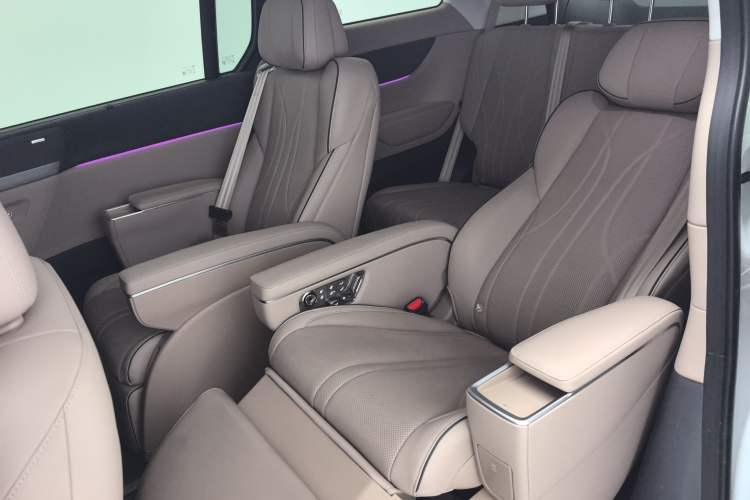 Used XPeng X9 2025 740 Ultra-Long Range Max