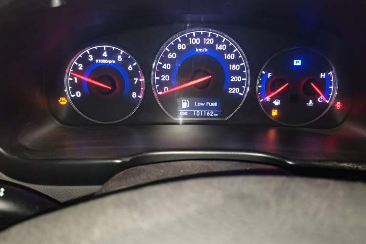 Used Hyundai Santa Fe Classic 2012 2.4 Comfort Edition 7-Seater Four-Wheel Drive
