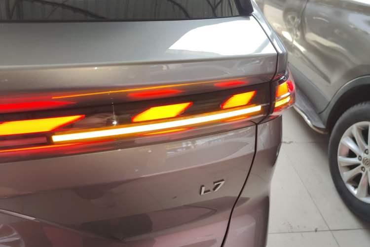 Used Geely Galaxy L7 2024 1.5T 115 km PLUS Dragon Edition Right Rear Taillight