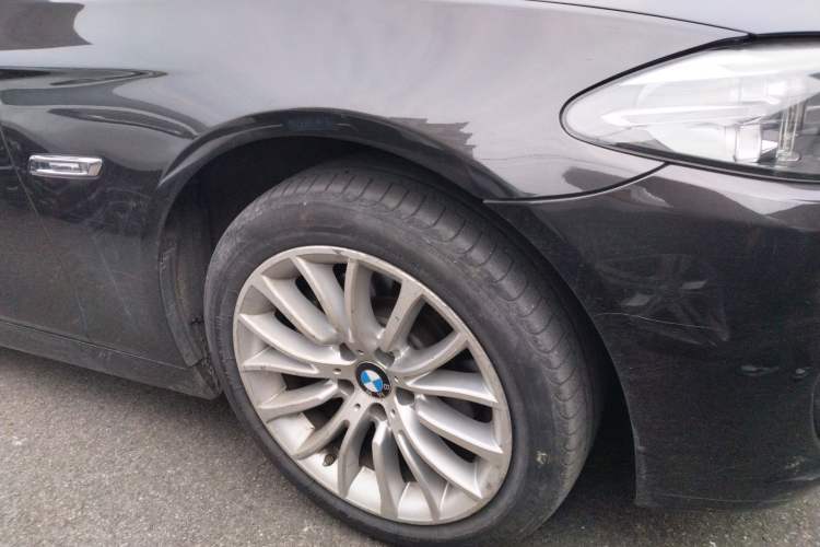 Used BMW 5 Series 2014 525Li Luxury Design Package Right Front Wheel Hub