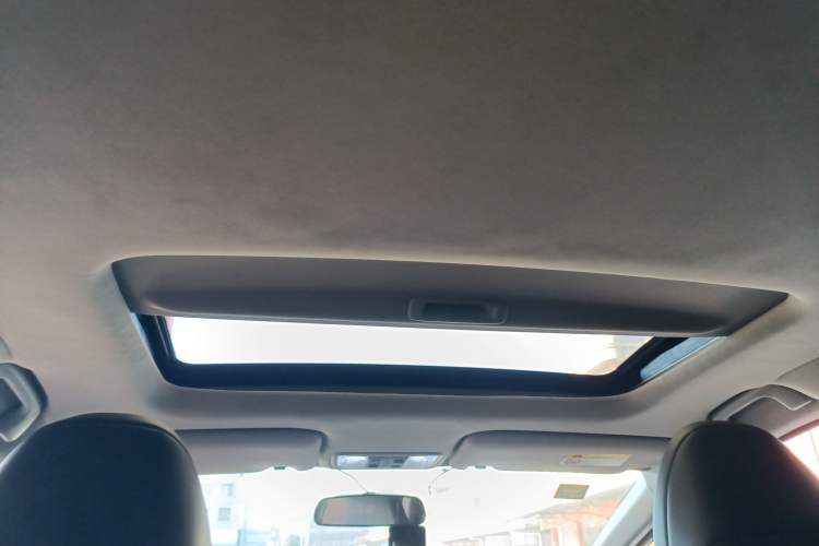 Used Honda Jade 2017 1.8L automatic Comfort version 5 seats
