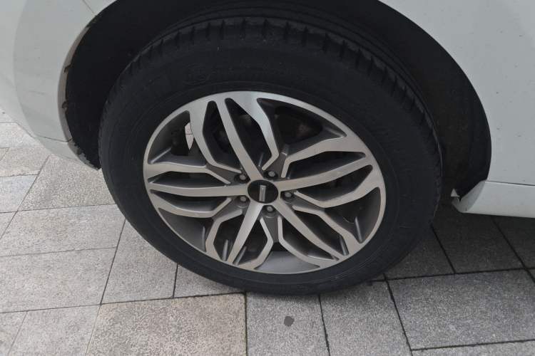 Used Wey VV5 2017 2.0T Ultra-Luxury Version Right Rear Wheel Hub