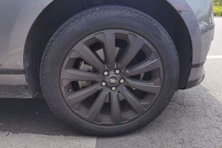 Used Land Rover Range Velar 2020 P340 R-DYNAMIC S Right Front Wheel Hub