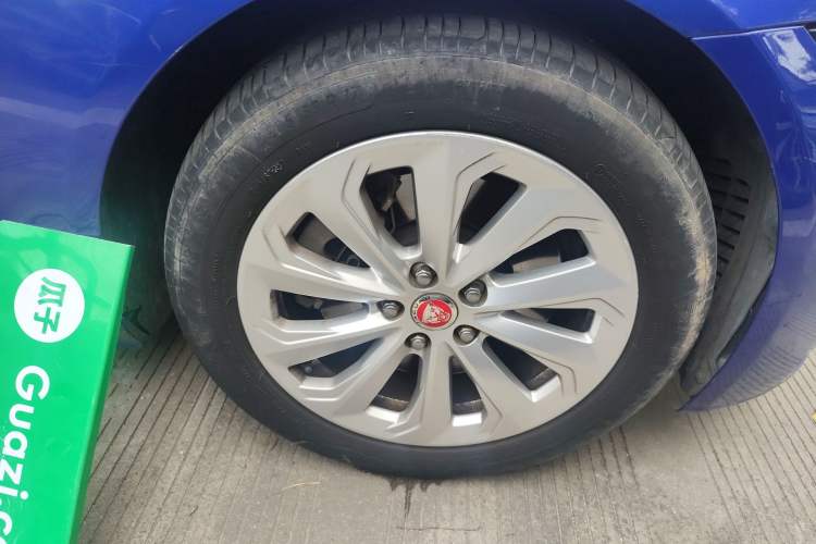 Used Jaguar XEL 2020 2.0T 200PS R-DYNAMIC Youth Sports Edition Right Front Wheel Hub