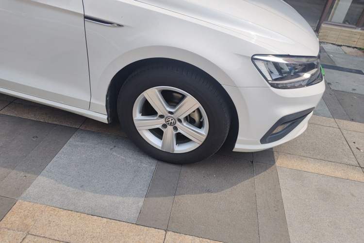 Used Volkswagen Lamando 2019 230TSI DSG Fashion Edition China VI
