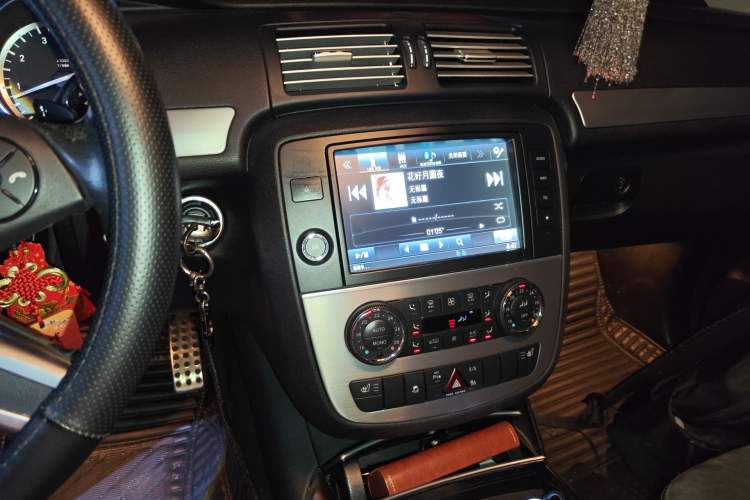 Used Mercedes-Benz R-Class 2014 R 320 4MATIC Business Model Audio And AC Panel