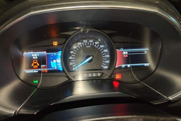 Used Ford Edge 2017 EcoBoost 245 Two-Wheel-Drive Sporty 7-Seater