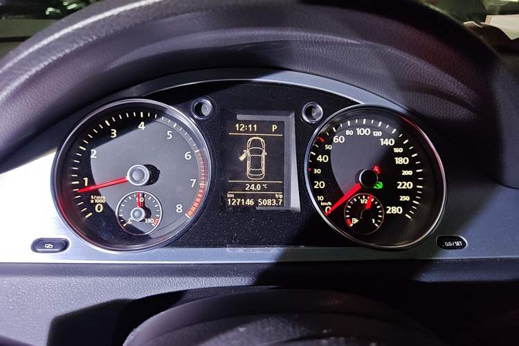 Used Volkswagen FAW-Volkswagen CC 2011 1.8 TSI Prestige Model Instrument Cluster