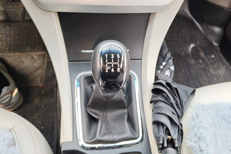 Used Geely Auto Emgrand 2014 Sedan 1.5L Manual Elite Model Gear Lever