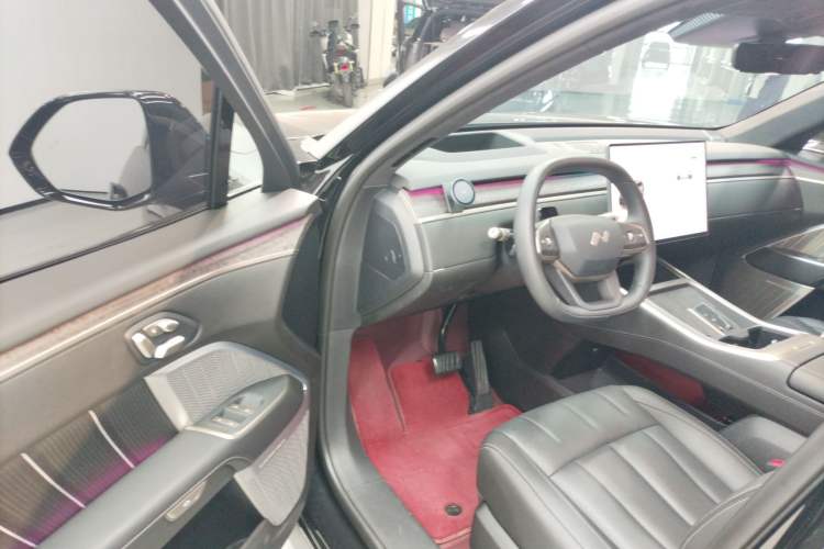 Used ONVO Luxeed L90 2025 Model—Ultra Seven-Seater Version
