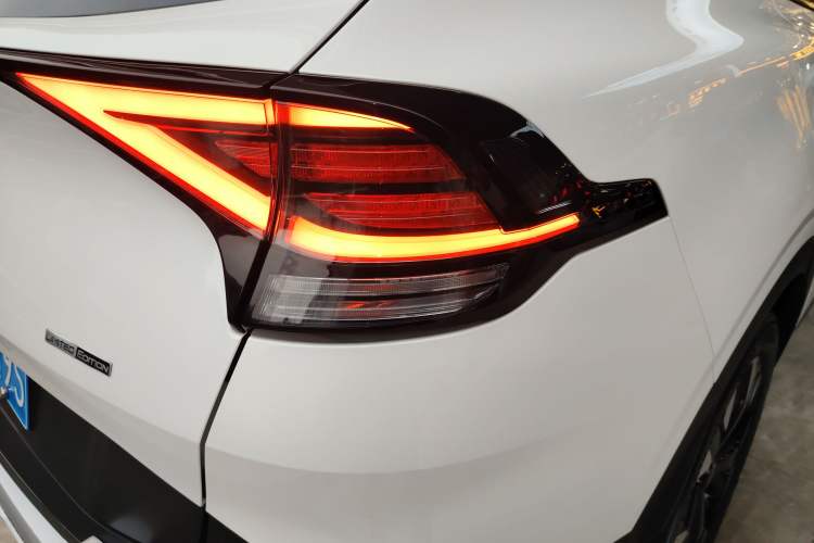 Used Kia Sportage (Chinese Domestic Model) 2025 2.0T Four-Wheel Drive Prestige Edition
