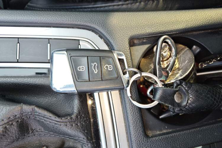 Used Volkswagen Magotan 2017 280TSI DSG Comfort Model Vehicle Key