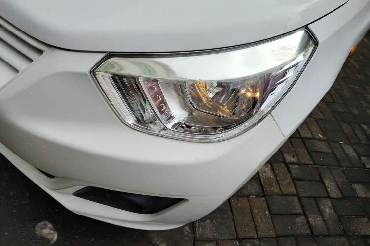 Used Venucia R30 2014 1.2L Manual Enjoyment Edition