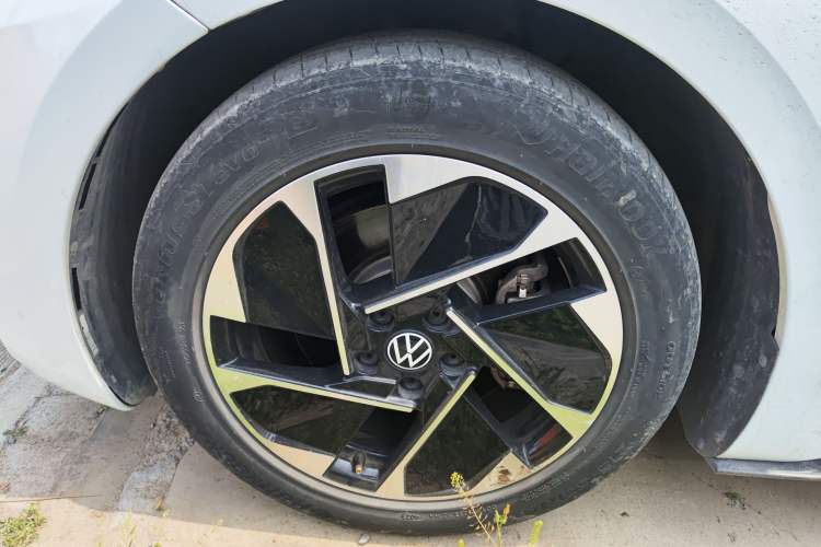 Used Volkswagen ID.3 2023 Upgraded Model Pure Intelligent Enjoyment Version Left Front Wheel Hub
