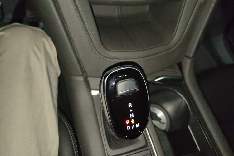 Used Cadillac XT6 2022 2.0T Six-Seater Two-Wheel-Drive Luxury Version
