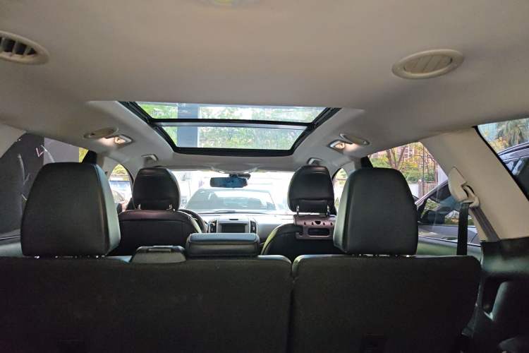 Used Ford Edge 2015 2.0T GTDi Two-Wheel-Drive High-Line Version Headliner