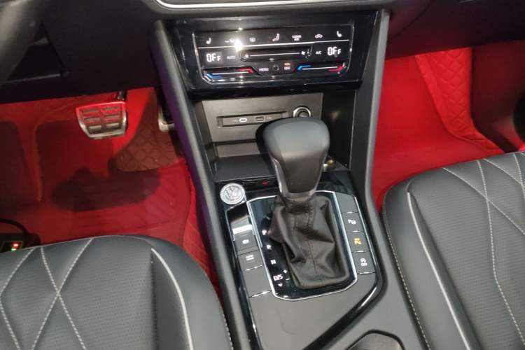 Used Volkswagen Tiguan L 2024 330TSI Automatic Two-Wheel Drive R-Line Enhanced Edition Gear Lever