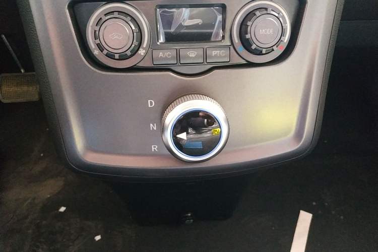 Used Foton Intelligent Blue Elf E7 2024 All-Electric Van Flat Roof 2 Seats EVE Energy 41.86 kWh
